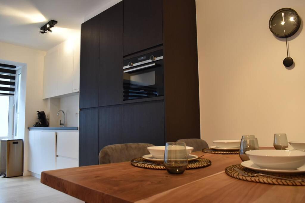 Vernieuwd Appartement Op 200M Van De Zee Остенде Екстер'єр фото